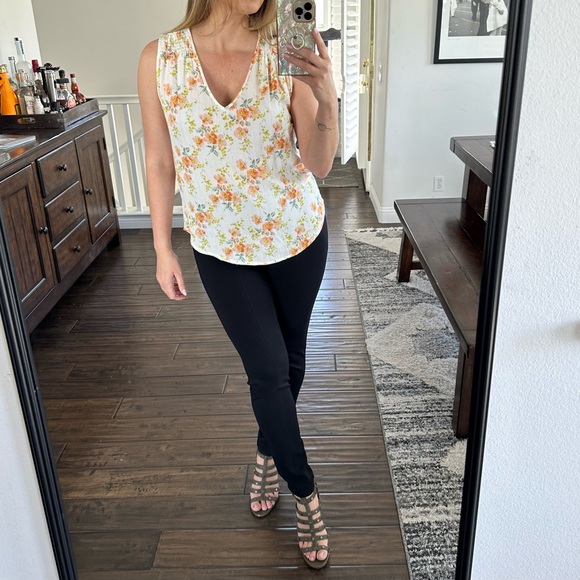 Flowy Floral lightweight Tank Top - Rose & Thyme Size Medium - Picture 2 of 9